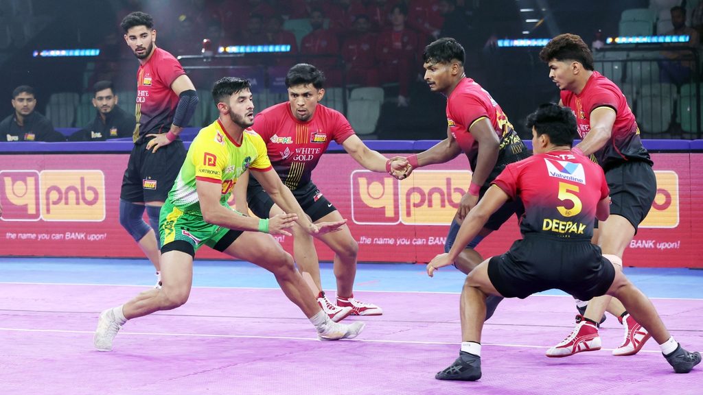 PKL সিজন 12 এলিমিনেটর 2 প্রিভিউ: পাটনা পাইরেটস বনাম বেঙ্গালুরু বুলস – অপ্রতিরোধ্য আয়ান অদম্য বুলসের প্রতিরক্ষার মুখোমুখি
